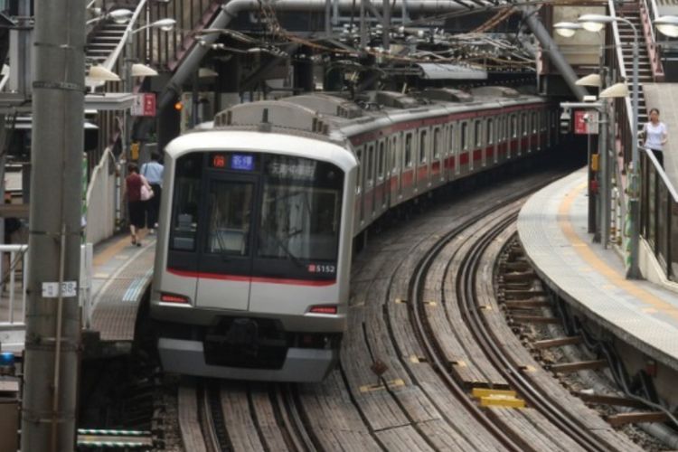 Insiden Penusukan di KRL Tokyo, Pelaku Mengaku Incar Wanita yang Terlihat Bahagia