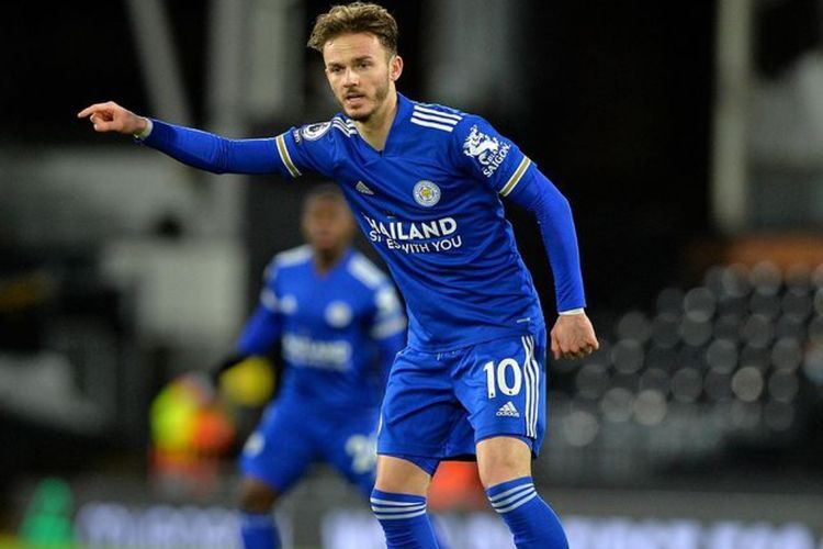 Sempat-sempatnya, James Maddison Selfie Bareng Fans di Tengah Laga Leicester Kontra City