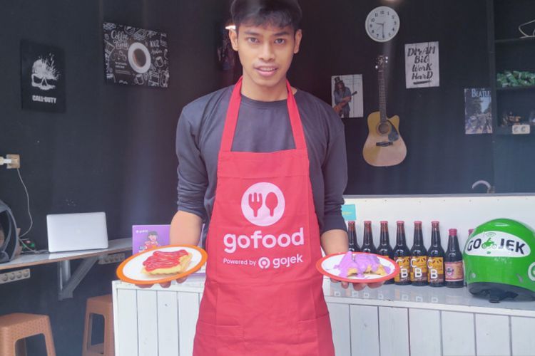 Inspiratif! Mantan Pegawai Buka 5 Cabang Kue Pancong, Berdayakan Anak Yatim