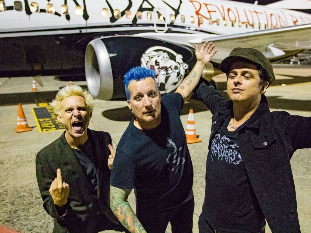 Ini Makna Lagu 'Wake Me Up When Septembers Ends'  Milik Band Green Day