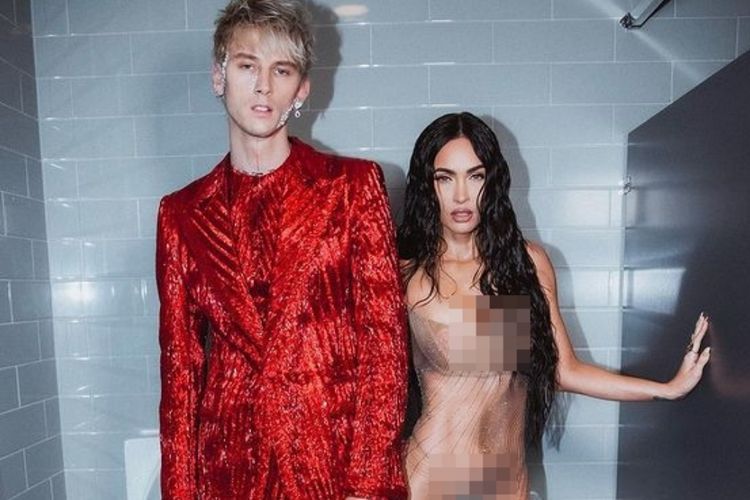 Penampilan Megan Fox saat Hadiri Acara Penghargaan, Netizen: Habis Kecebur Got Mbak?