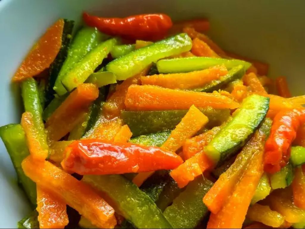 Resep Acar Timun Wortel Bumbu Kuning yang Lezat dan Mudah Dibuat, Wajib Coba!