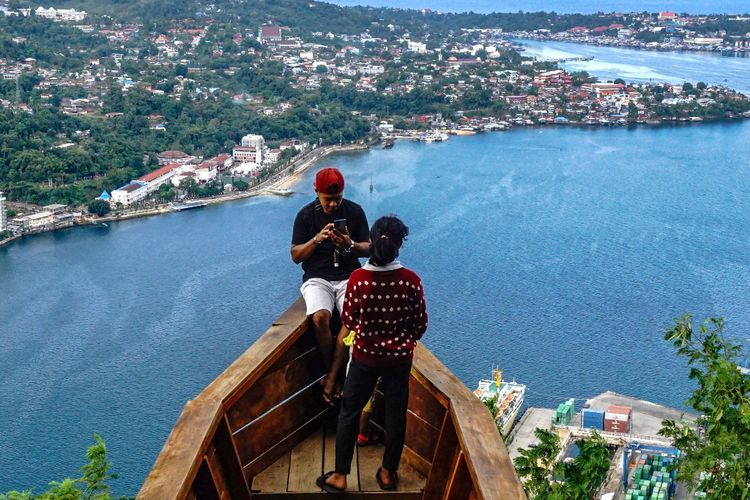 FOTO: Panorama Kota Jayapura dari Puncak Polimak