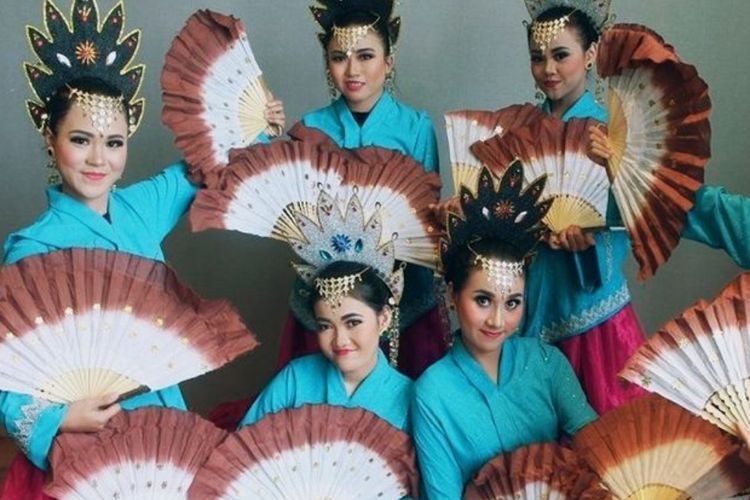 Tari Pakarena Makassar, Cara Dewa Mengajarkan Manusia Hidup di Bumi Semesta, Benarkah?