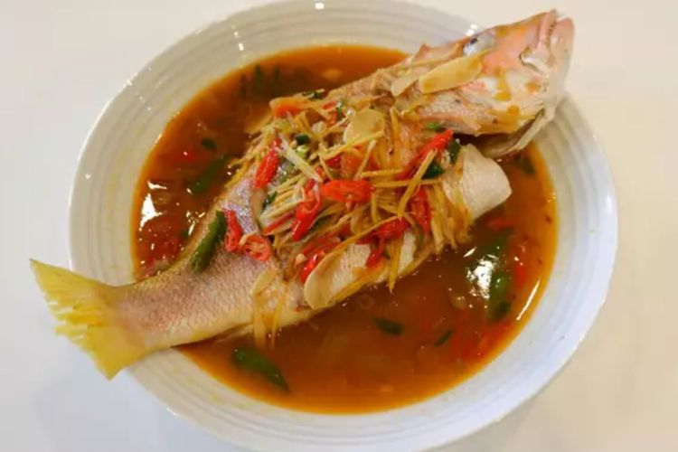 Begini Cara Membuat Ikan Kakap Kukus Saus Mala