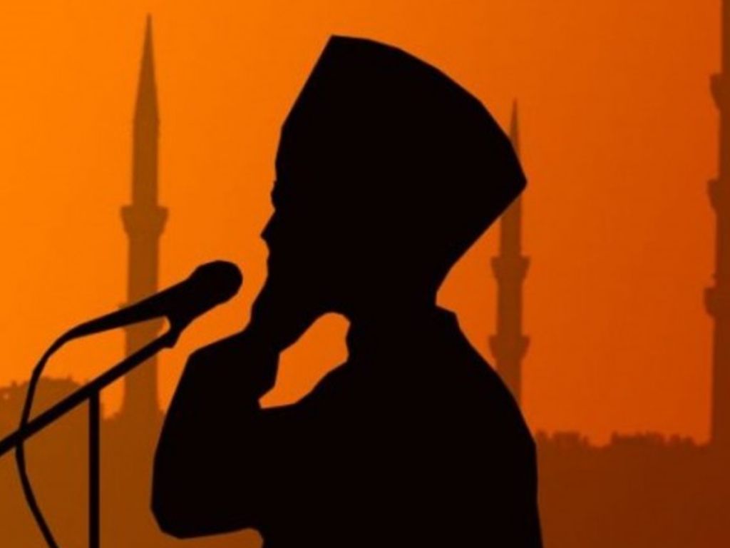 Kemenag Imbau Azan Maghrib di TV Diganti Running Text saat Paus Fransiskus Pimpin Misa di GBK