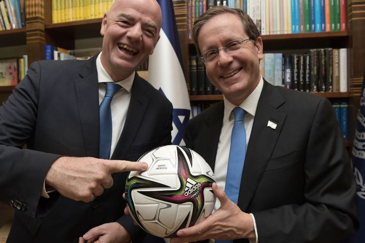 Presiden FIFA Usulkan Israel dan Palestina Jadi Tuan Rumah Piala Dunia 2030
