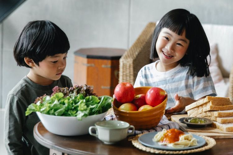 Anak yang Makan Buah dan Sayuran Punya Kesehatan Mental yang Lebih Baik