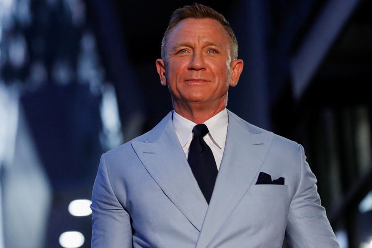 Hindari Perkelahian di Bar Umum, Daniel Craig Lebih Nyaman Nongkrong di Bar Khusus Gay 