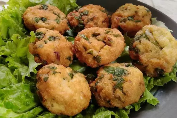 Bingung Mau Buat Cemilan Apa Hari Ini? Buat Perkedel Tahu Bayam Aja Yuk