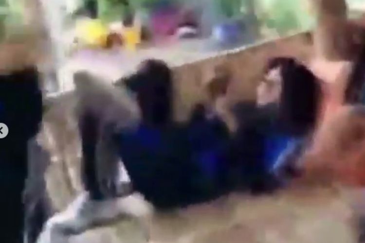 Siswi Pelaku Bully di Wakatobi Cekikikan Setelah Persekusi Siswa Laki-laki Sampai Bonyok