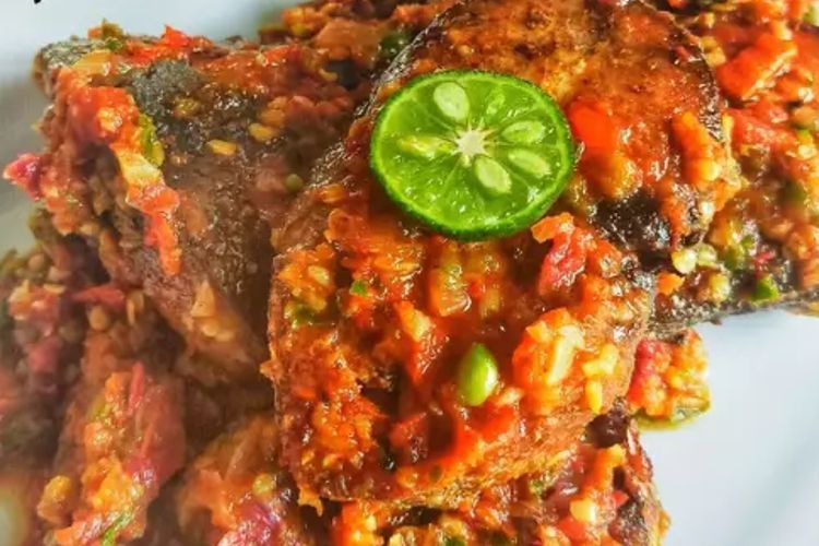 Resep Ikan Tongkol Bumbu Sambal Pecak, Siap-siap Nambah Nasi Terus Kalau Masak Ini