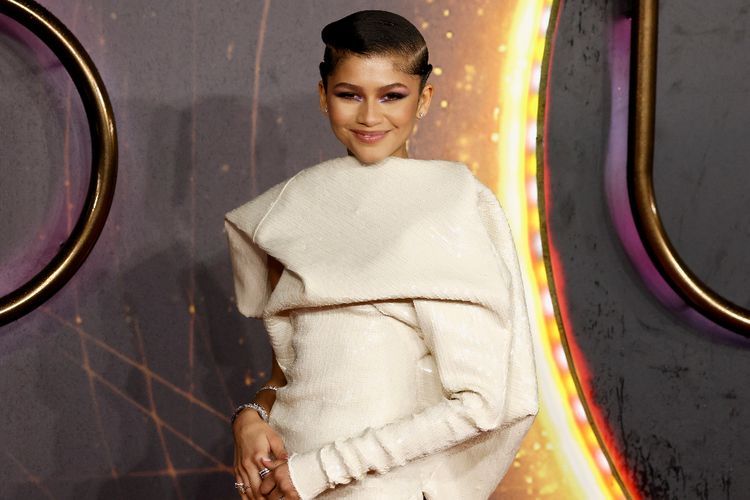 Zendaya Sebut Medsos Telah Membuatnya Merasakan Kecemasan, Ingin Bahagia di Dunia Nyata