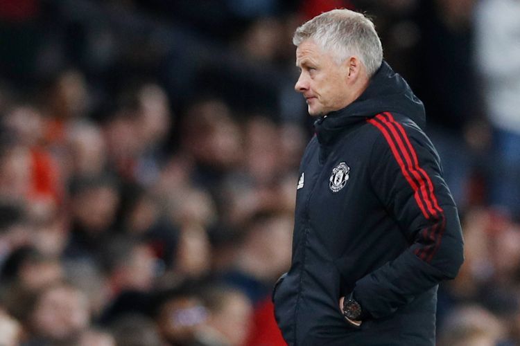 Gary Neville Tak Setuju MU Rekrut Conte untuk Gantikan Solskjaer