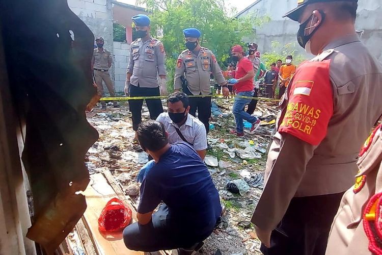 Polisi Selidiki Penemuan Jasad Bayi di Pinggir Pantai Kepulauan Seribu dalam Plastik Merah