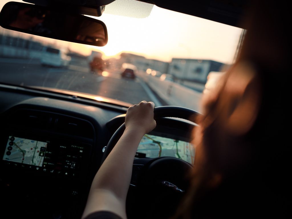 Jangan Dibiasakan, Ini Pengertian Lane Hoger Jalan Tol yang Harus Kamu Ketahui!
