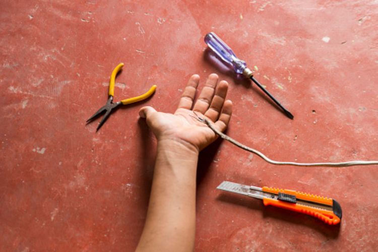 Tersengat Listrik Tegangan Tinggi, Warga Brandan Barat Terbujur Kaku di Dapurnya