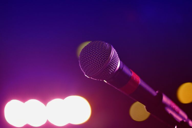 Tempat Karaoke Sudah Dibuka, Ini 5 Rekomendasi Lagu yang Asyik Dinyanyikan Bareng Teman