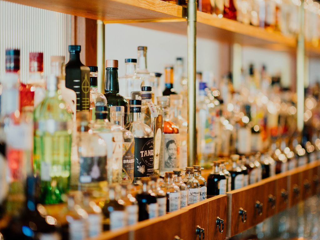 Pertama Dalam Sejarah! Uni Emirat Arab Resmi Buka Pabrik Alkohol di Abu Dhabi