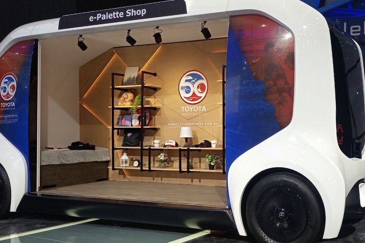 Mobil Ramah Disabilitas Hadir Di Booth Toyota Selama GIIAS 2021