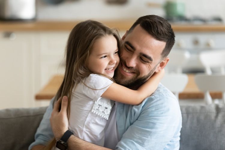 Hari Ayah Nasional: Ini Alasan Mengapa Sosok Ayah Jadi Cinta Pertama Anak Perempuannya