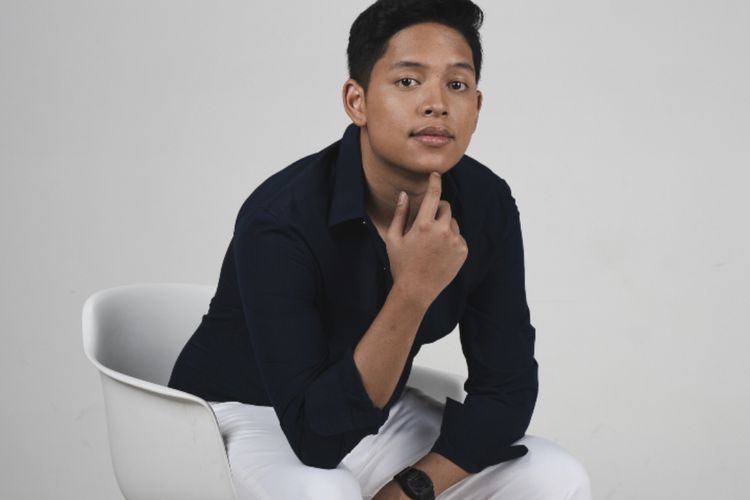 Garap Single 'Sayup Menjauh', Adikara Fardy Terinspirasi Rekaman Ala Frank Sinatra 