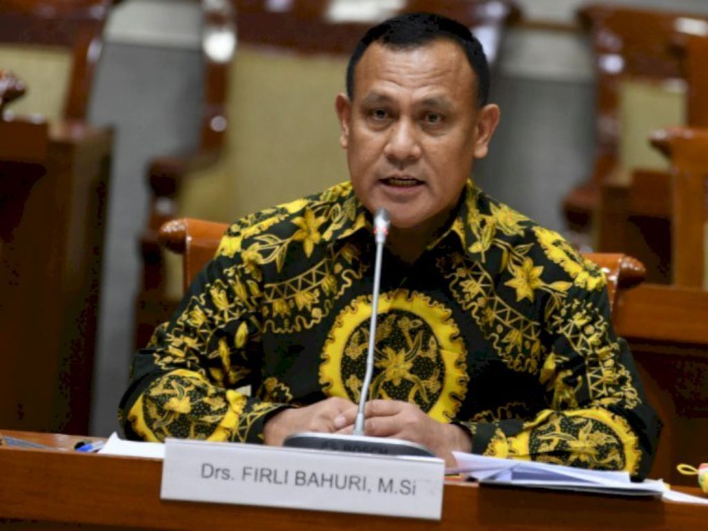 Usai Berstatus Tersangka, Firli Bahuri Dicekal Keluar Negeri Selama 20 Hari ke Depan!