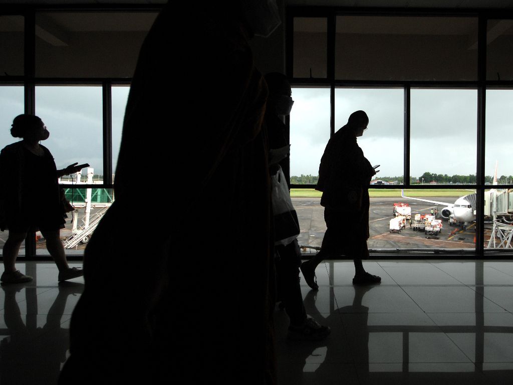 5 Porter Bobol Koper Penumpang di Bandara: Dolar hingga Berlian Raib!
