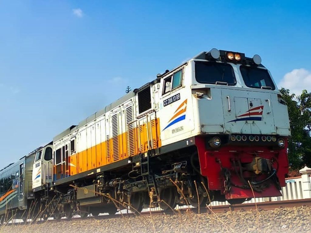 Kronologi Kereta Api Malioboro Ekspres Tabrak 7 Motor di Magetan: 4 Orang Tewas!