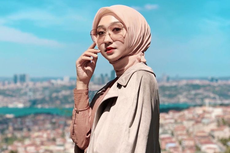 5 Fakta Sosok Dian Pelangi, Pelopor Hijab Fashion Pertama di Indonesia