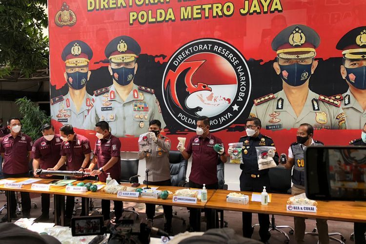 Polda Metro Bongkar Penyelundupan Sabu-LSD, Modusnya Dikemas Sparepart