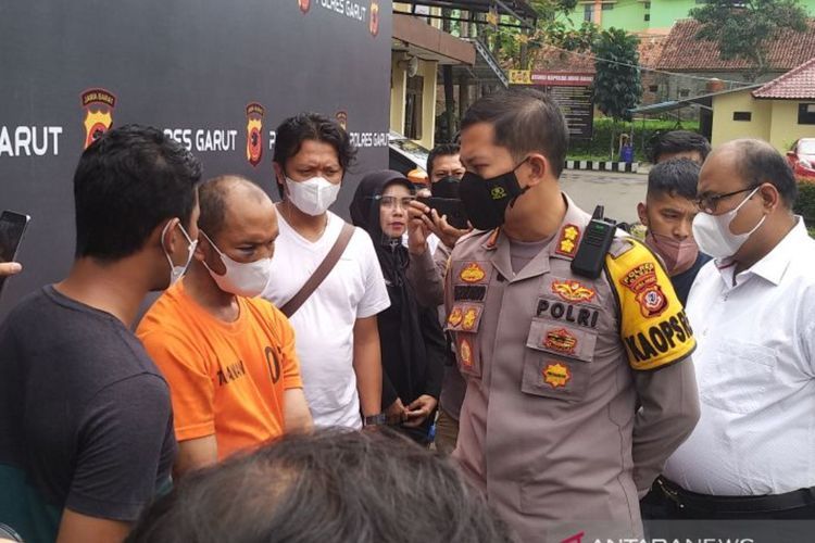 Lakukan Ritual Gaib Untuk Menggandakan Uang, Dukun Palsu Bunuh 2 Warga