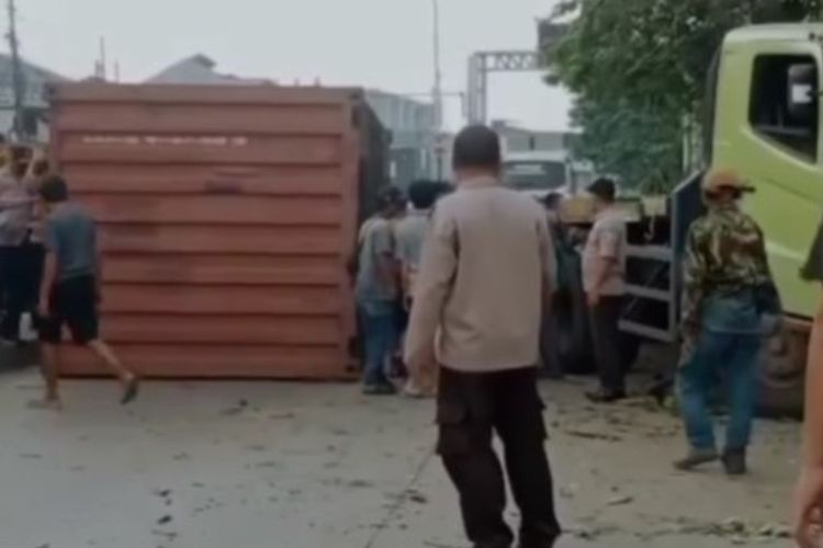 Viral! Kontainer di Cikarang Senggol Pemulung Hingga Tewas, Begini Kronologinya
