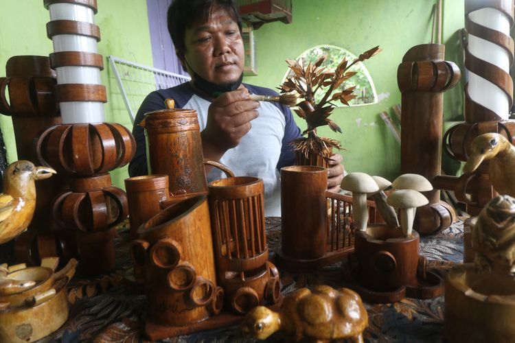 Kerajinan dari Akar Bambu, Berikut Foto-fotonya