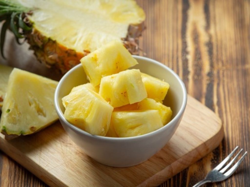 Benarkah Buah Nanas Bisa Bikin Ibu Hamil Mengalami Keguguran?
