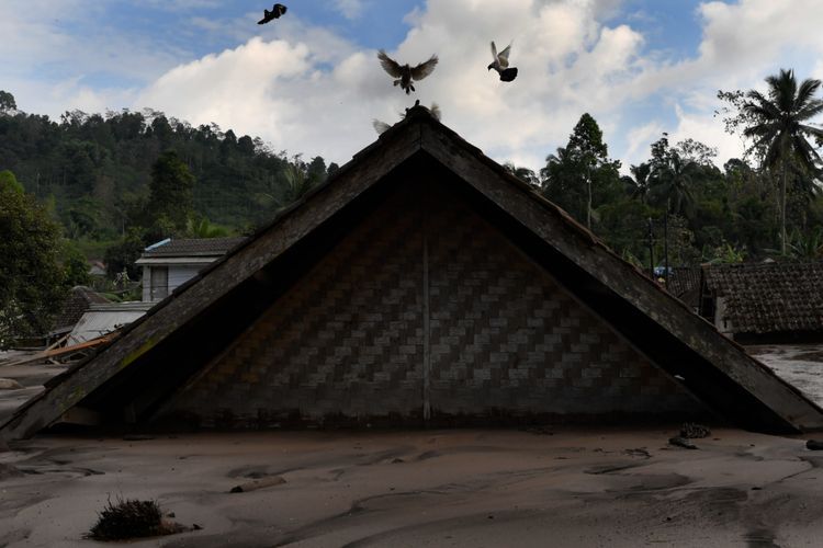 Sejumlah Desa di Lumajang Diterjang Lahar Dingin Gunung Semeru