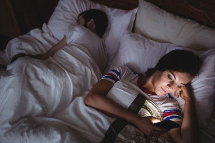 Perselingkuhan Lagi Ramai, Ini Tanda-Tanda Pasangan Kamu Selingkuh, Amati Perubahannya