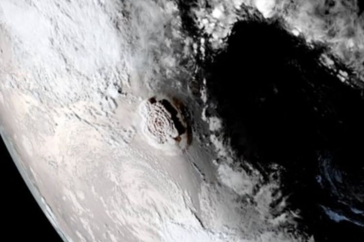 Detik-detik Video Letusan Dahsyat Gunung Api Tonga Terekam Satelit, Ini Penampakannya