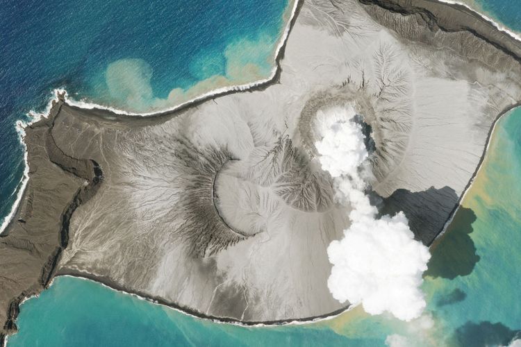 Potret Tonga Sebelum dan Sesudah Letusan Gunung Berapi yang Sebabkan Tsunami