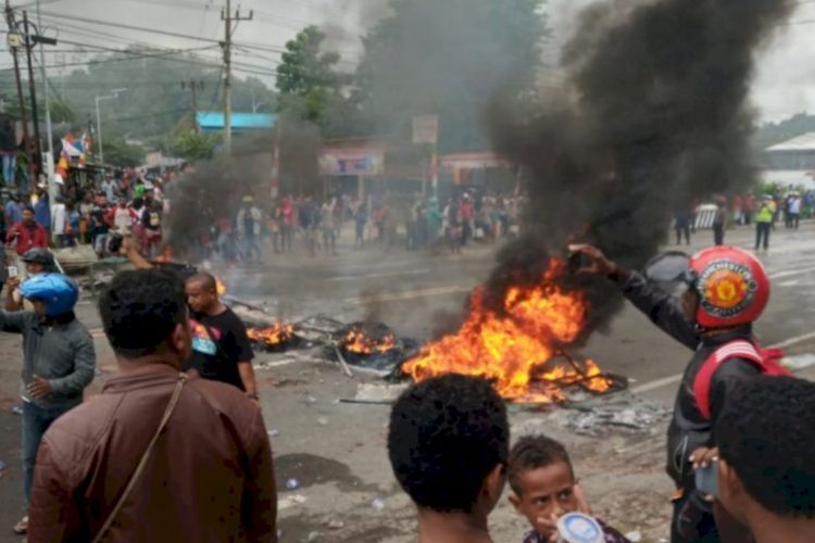 Bentrokan Antar Warga Terjadi di Maluku, 1 Polisi Terluka