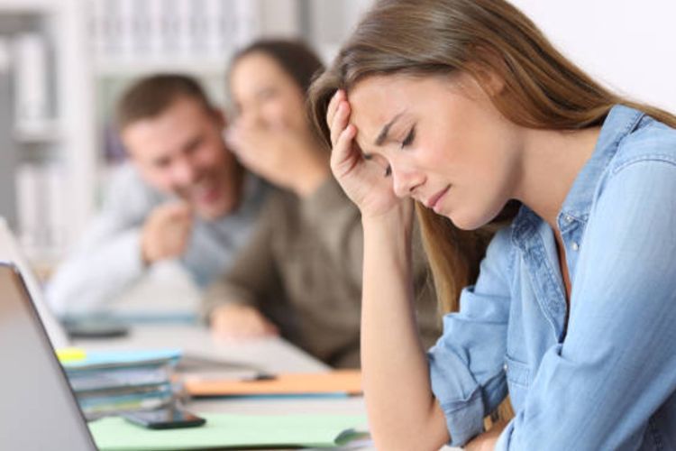 5 Tipe Rekan Kerja yang Paling Menyebalkan, Ada Tukang Gosip hingga Penjilat Atasan