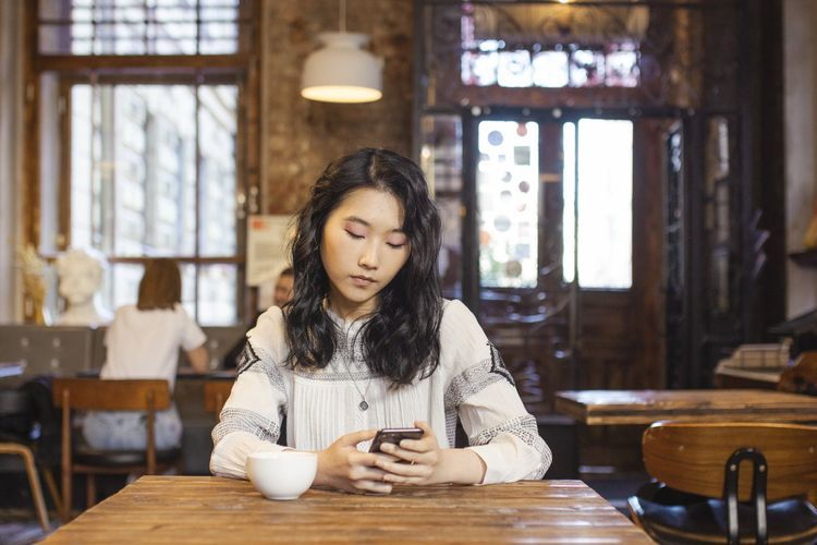 Dear Jomblo, Tinder Tambahkan Fitur Kencan Buta!