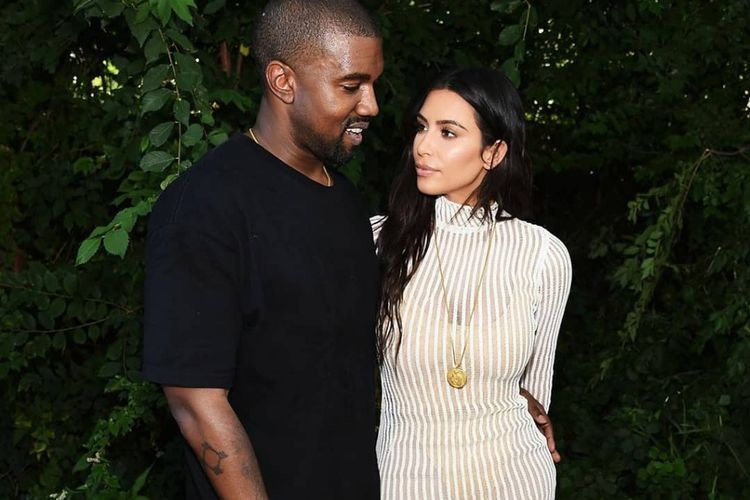 Ngotot Ajak Balikan, Kanye West Kirim Satu Truk Mawar ke Kim Kardashian