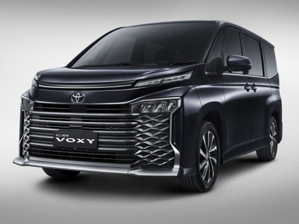5 Keunggulan Toyota All New Voxy Terbaru 2025: Masih Jadi Mobil Sliding Door Terbaik Saat Ini!
