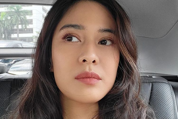 Botol Sampo Isi Sabun Cuci Piring, Katel Tutung di Rumah Dian Sastro, Netizen: Kita Segeng