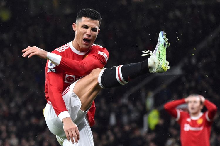 Carragher: Ronaldo Sumber Masalah, Mending Jual Saja 