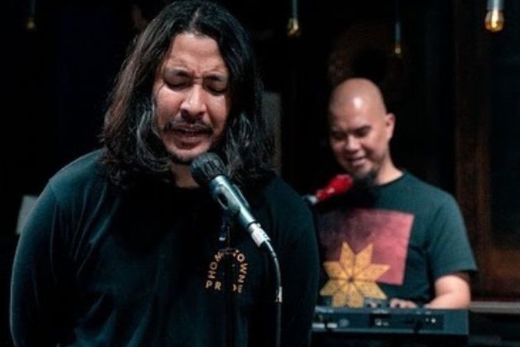 Resmi, Ello Umumkan Jadi Vokalis Baru Band Dewa 19, Tapi..