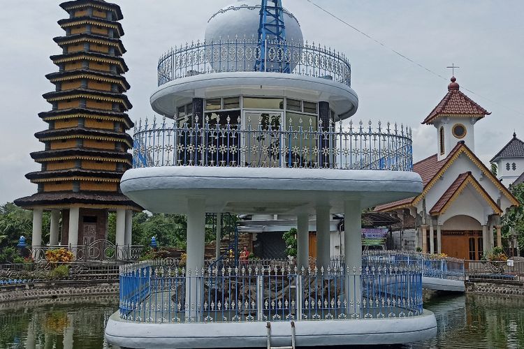 Viral! Rumah Kiai tapi Punya 5 Tempat Ibadah, Begini Penampakan di Dalamnya