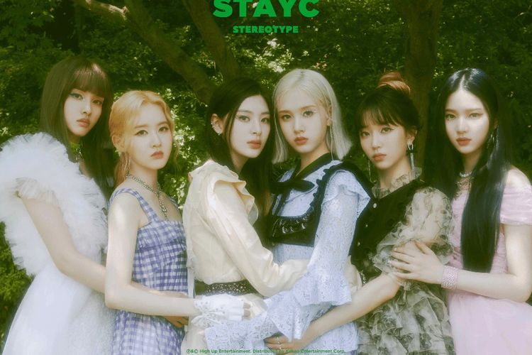 STAYC Dinobatkan sebagai Pemenang di Pertunjukan 'Music Bank' 4 Maret 2022