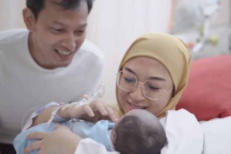 Selamat! Istri Fedi Nuril Melahirkan Anak Ketiga, Ini Arti Nama Anaknya
